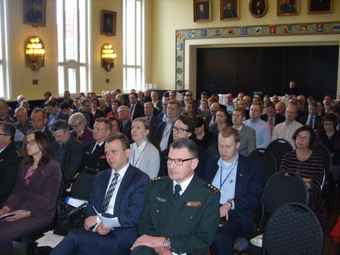 Yleisöä MTSn Rajaturvallisuusseminaarissa 6.4.2016 Ostrobotnialla