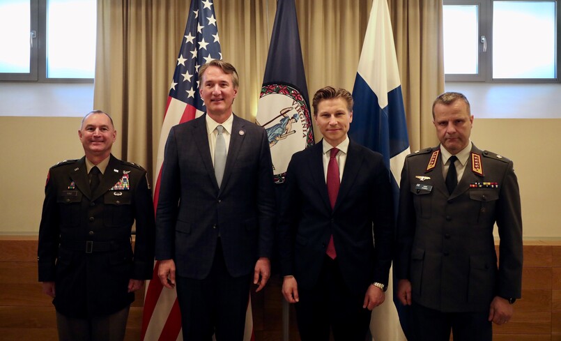 Minister of Defence Antti Häkkänen, Governor of Virginia Glenn Youngkin, Chief of Defence Janne Jaakkola and Adjutant General of Virginia, James W. Ring.